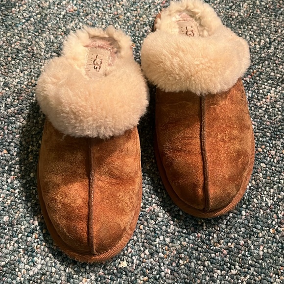 UGG Tan Slippers - Picture 2 of 5